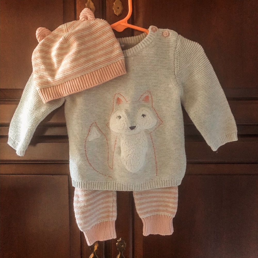 3 piece sweater outfit 6 M Just One You Carter’s